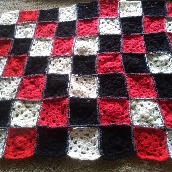 Vampire Granny baby blanket - Picture 3 of 11